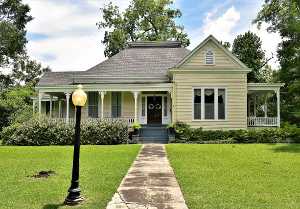 321 West Barbour Street